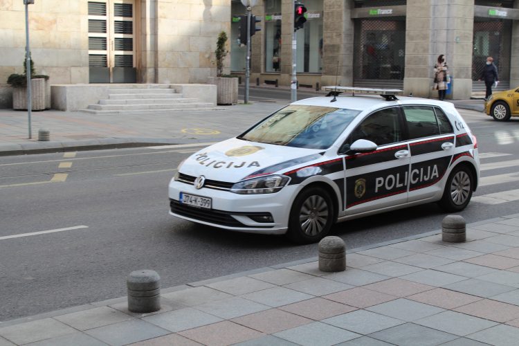 Za jednu noć policajci izdali 338 prekršajnih naloga u Sarajevu