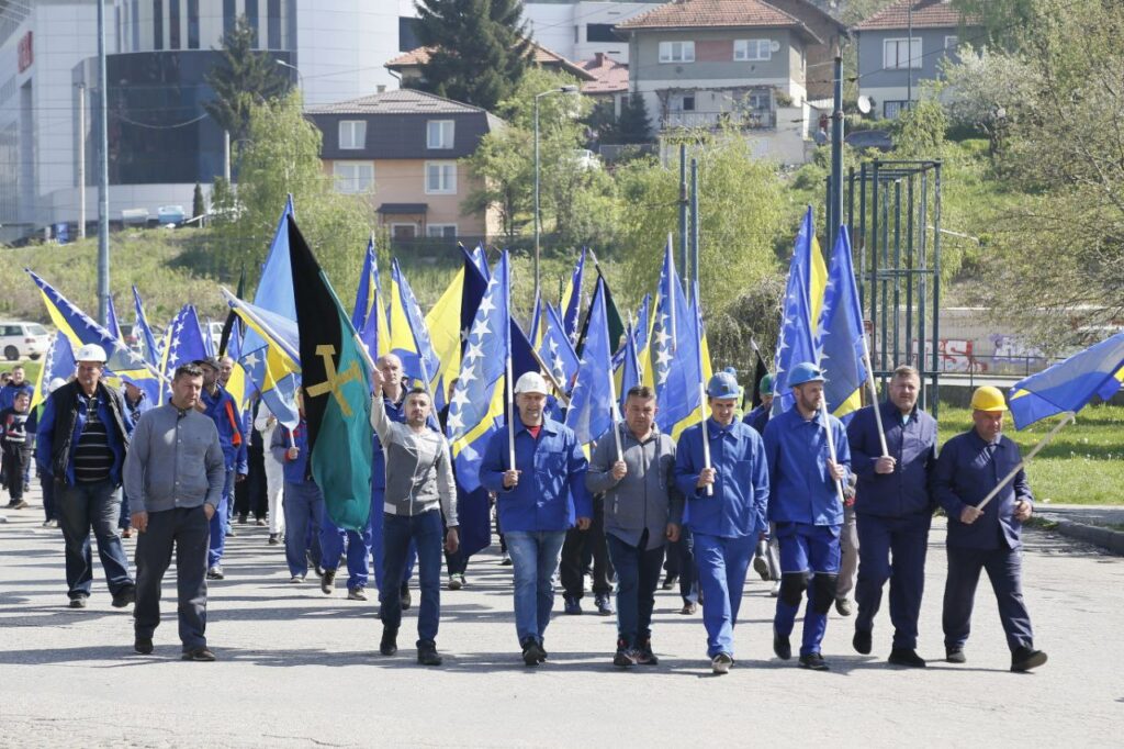 Potpisan kolektivni ugovor: Rudarima plata veća za 230 KM