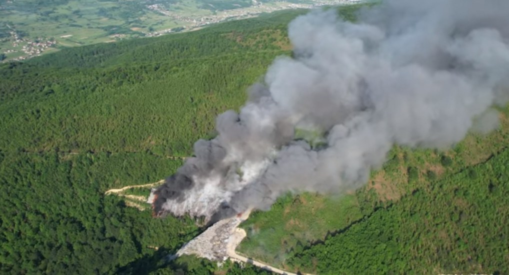 Kod Kiseljaka izbio veliki požar deponije otpada