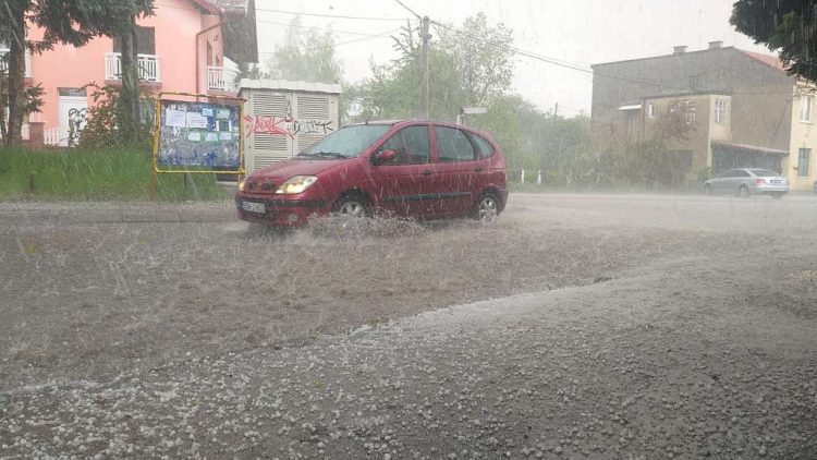 Upaljen narandžasti meteoalarm, očekuje nas nevrijeme praćeno grmljavinom