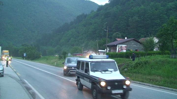 Vozač i suvozač Seata u tabakeri krili 4,3 grama speeda i 1,9 grama marihuane