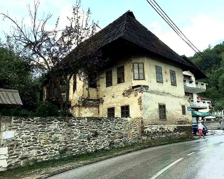 U Fojnici se urušava musafirhana, jedna od najstarijih kuća u BiH