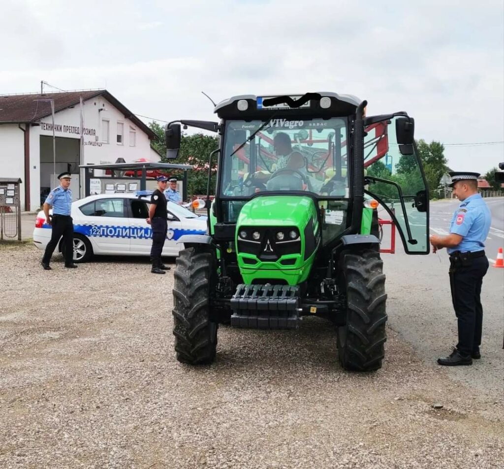 MUP RS kontroliše vozače traktora i drugih poljoprivrednih mašina