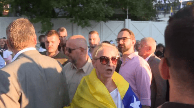 Sebija Izetbegović branila Bakira i galamila na građanku Sarajeva, ova joj poručila da je za razliku od nje fakultetski obrazovana! (VIDEO)