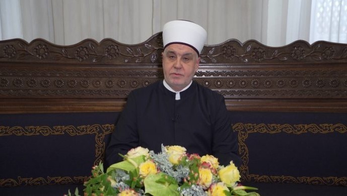 Reisu-l-ulema Kavazović: Povedite više računa jedni o drugima jer će mnogi biti u potrebi za hranom i ogrjevom