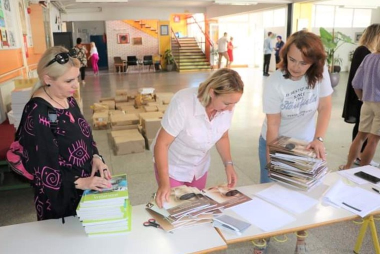 Školama u Kantonu Sarajevo počela isporuka besplatnih udžbenika