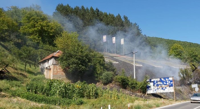 Izbio požar na spomeniku Titu u Mravinjacu kod Goražda