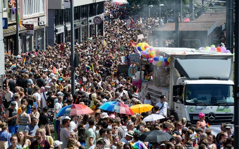 Više od miliona ljudi na LGBTIQ paradi u Kelnu