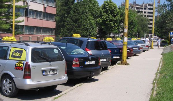 Start taksimetra u Tuzli sada košta tri marke, dok se svaki kilometar plaća marku i po