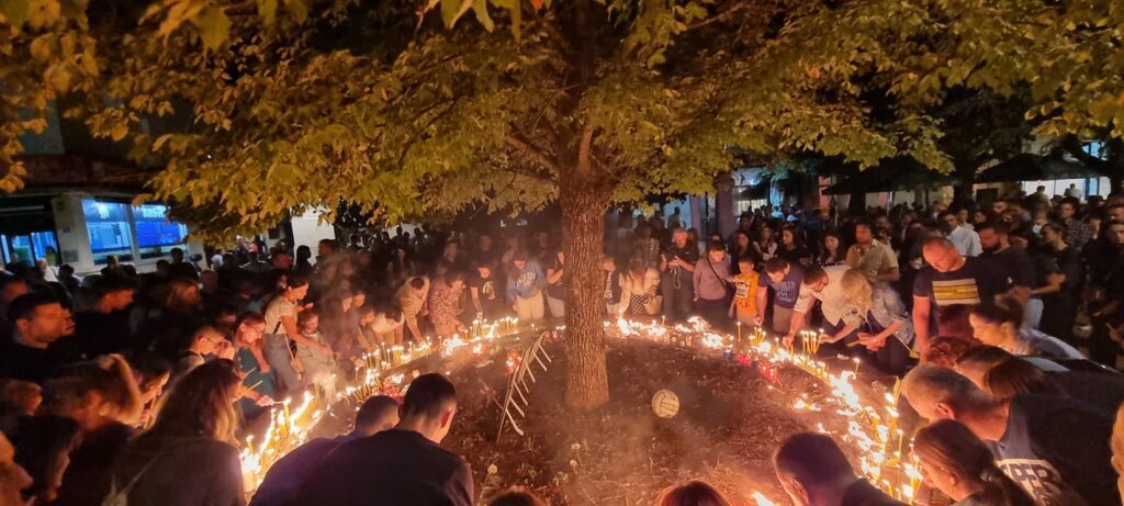 Tuga do neba: Cetinje se oprašta od nastradalih sugrađana