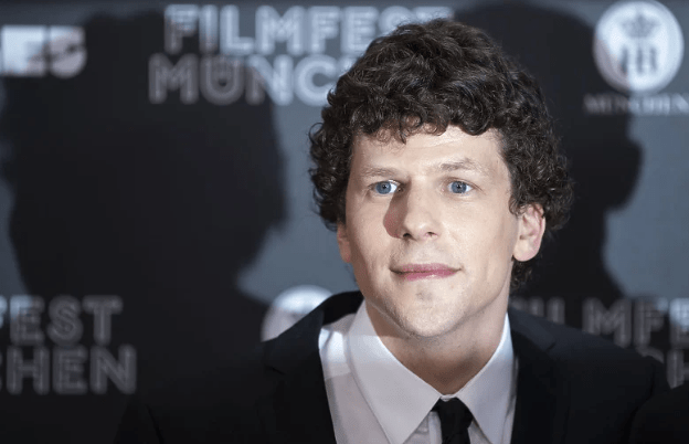 Jesse Eisenberg dolazi u Sarajevo: Dobitnik Počasnog Srca Sarajeva 28. SFF-a