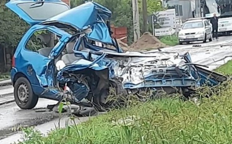 U stravičnoj nesreći poginula majka, dvije kćerke teško povrijeđene