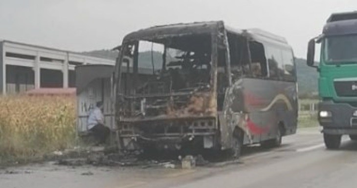 Gotovo potpuno izgorio autobus kod Doboja