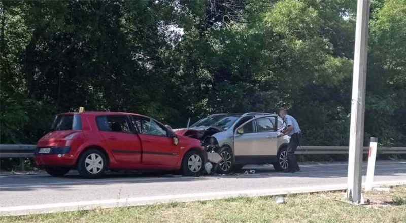 U stravičnom direktnom sudaru 28-godišnjak poginuo na licu mjesta