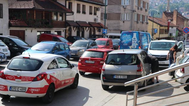 U Sarajevu parking i do 4 KM po satu: Kazna za nepropisno parkiranje samo 40 KM