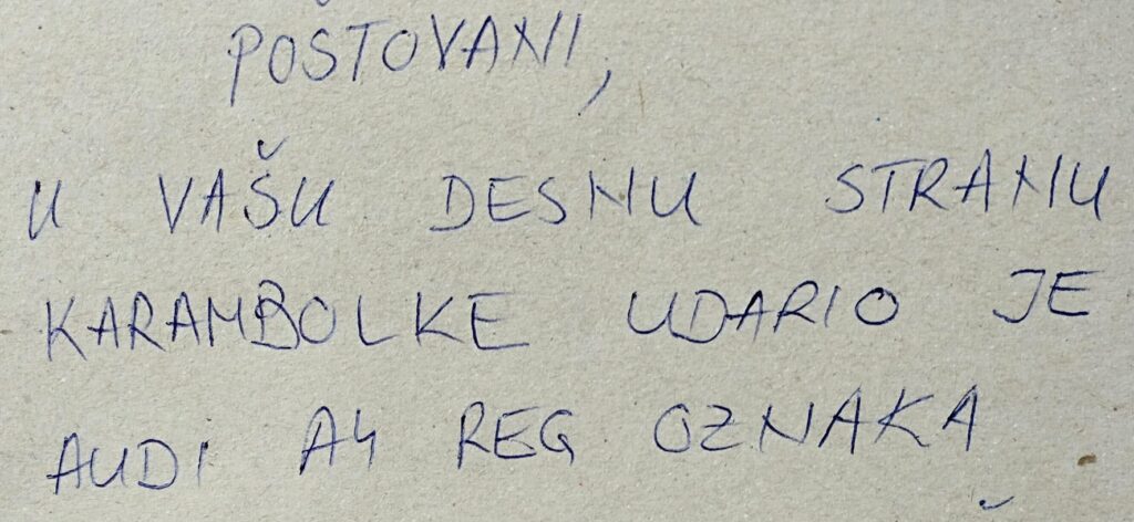 Vlasnik automobila u Tuzli pronašao poruku: “U vašu desnu stranu karambolke udario je Audi A4”