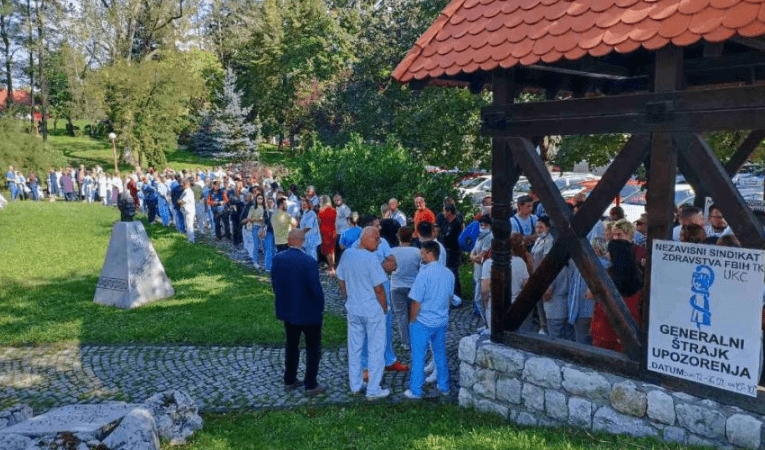 Zdravstveni radnici u TK održali štrajk upozorenja, najavljen i generalni