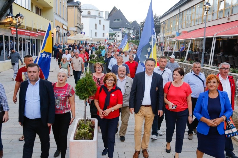 Bećirović iz Jajca: Naša domovina jača uprkos onima koji se trude učiniti život ružnim i tužnim