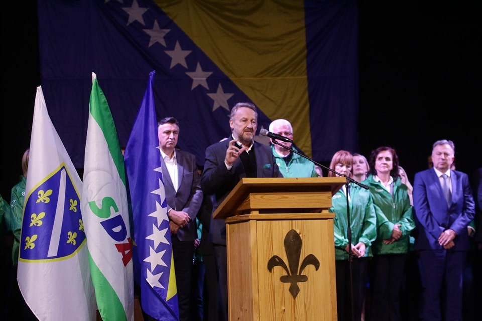 Izetbegović ponovio: 50 posto više plaće i penzije do kraja mandata, hajmo napraviti zemlju u kojoj mladi ljudi žele ostati