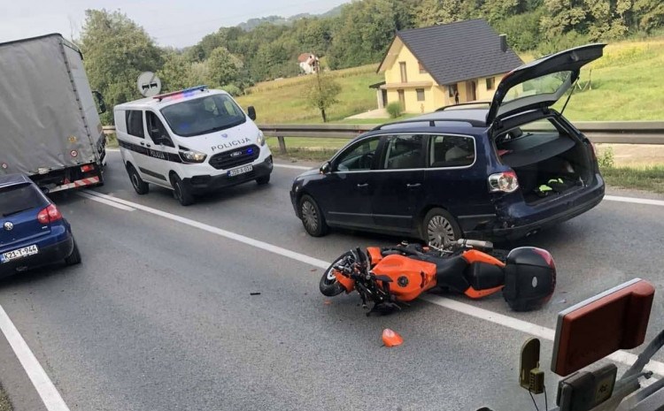 Kod Žepča se sudarili motocikl, kamion i automobil