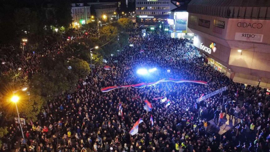 Hiljade ljudi galame “Mile lopove” na ulicama Banjaluke