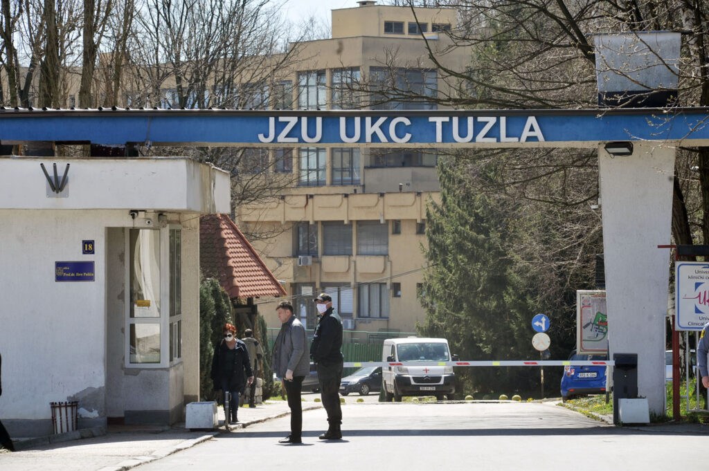 UKC Tuzla: Ranjeni policajac hospitalizovan u Klinici za anesteziologiju i reanimatologiju