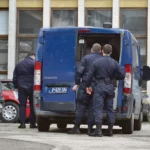 Vozač udario policijski autobus pa im rekao: “Molim te brate, samo nemoj muriju da zovete”