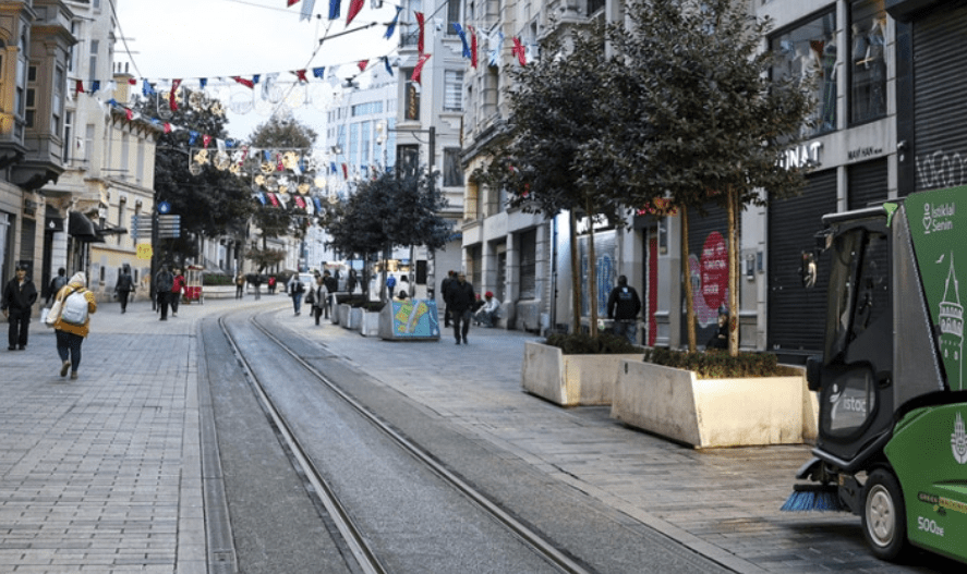 Istiklal ponovo otvoren za šetanje, mnogi turisti u strahu od novih dešavanja