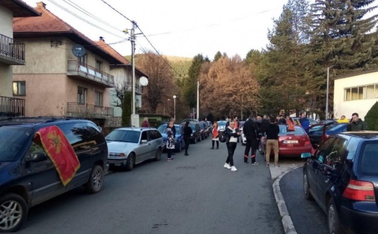 Novi protesti u Crnoj Gori: Brojni građani krenuli na protest u Podgoricu