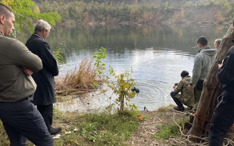 Ronioci u jezeru kod Mostara još ništa nisu pronašli. Tragaju za do 100 Bošnjaka