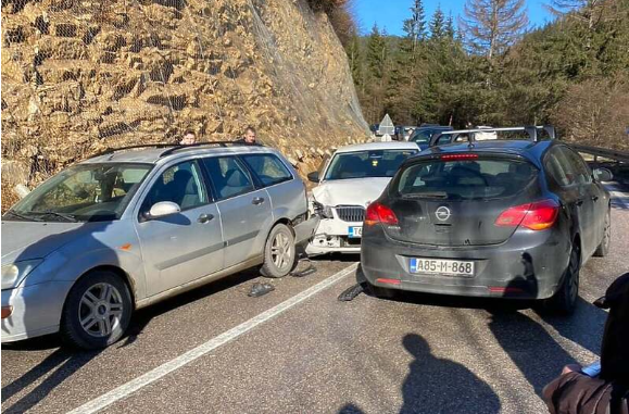 Saobraćajni udes kod Čevljanovića, potpuna obustava saobraćaja!