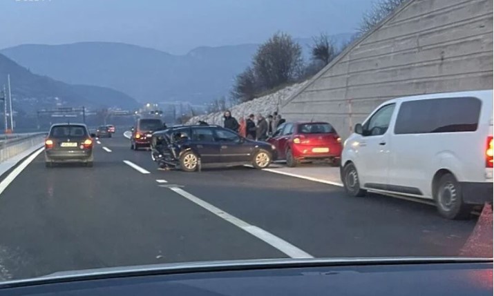 Nesreća na autoputu iza tunela 1. mart