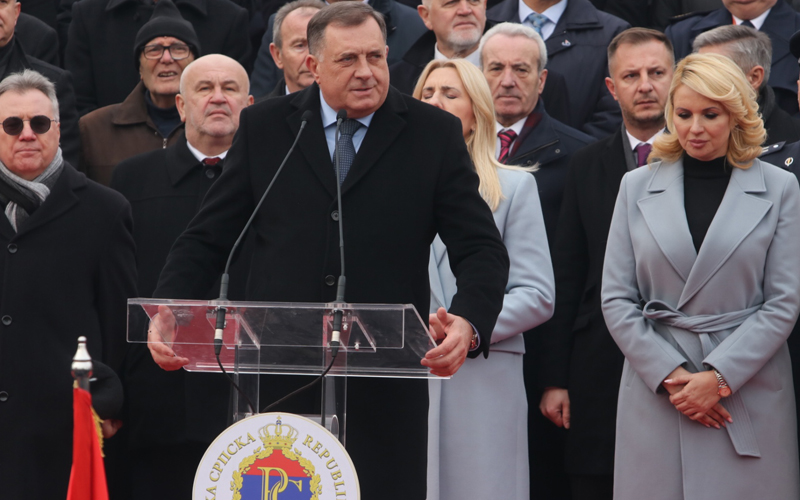 Dodik: 9. januar ćemo slaviti. Ne zanima nas podržavaju li ga turisti poput Schmidta