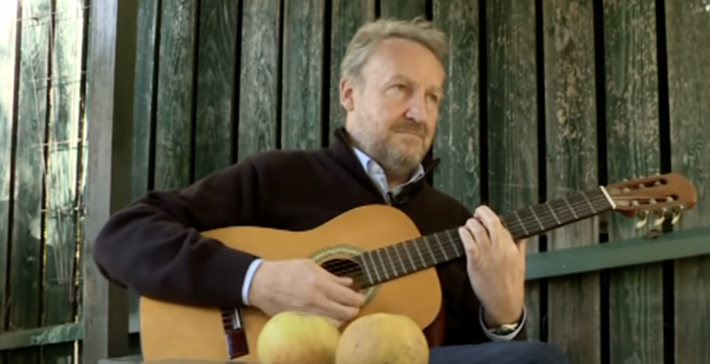 (VIDEO) Bakir Izetbegović i gitara: “Radio sam to za raju, Sebija dobro pjeva…”