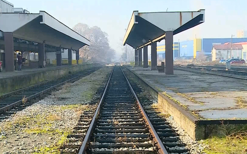 Već treću godinu Tuzlom ne prolaze putnički vozovi