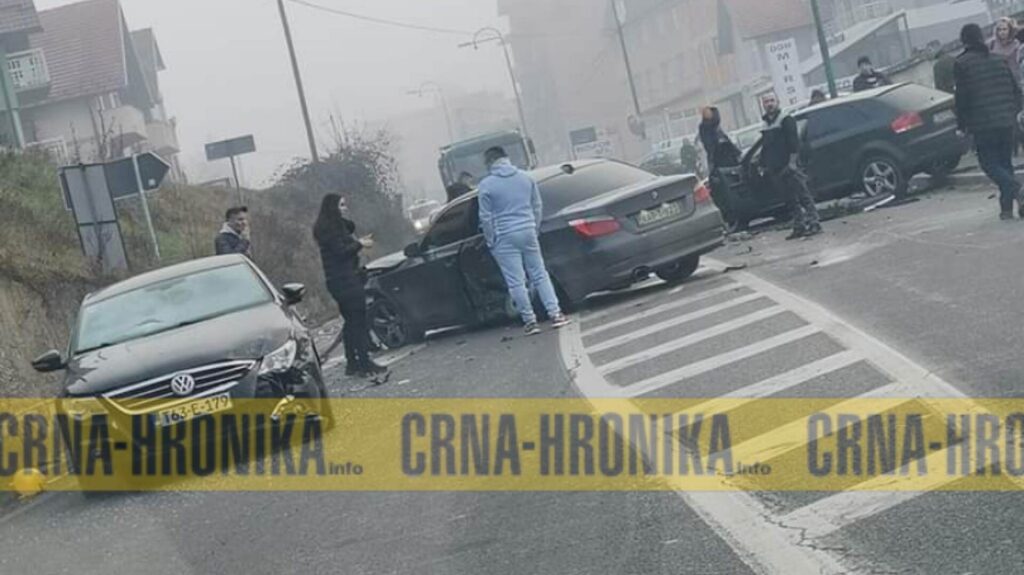 (VIDEO) U teškoj saobraćajnoj nesreća u Sarajevu, u tri automobila povrijeđene tri osobe