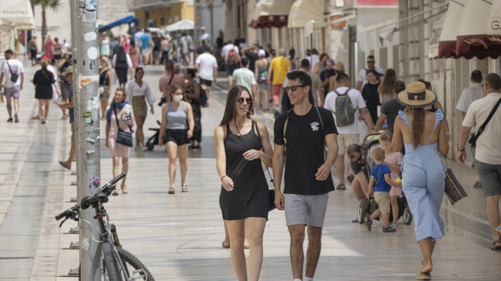 Ako planirate ljetovatu u Splitu ovo morate znati: Za nepoštivanje javnog reda i mira kazne su 300 eura