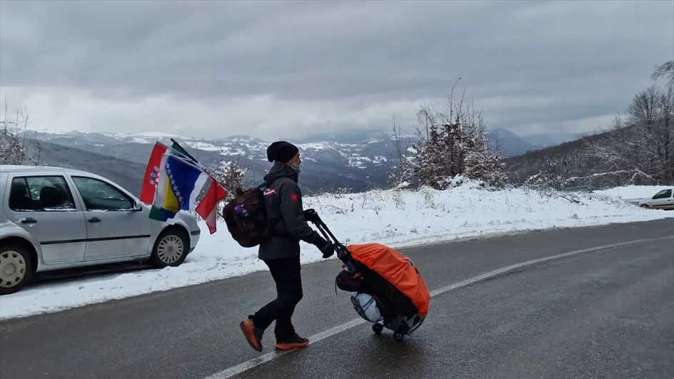 Put na hadž: Granični policajci Srbije opremili Envera hranom i pićem