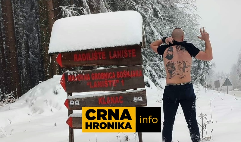 Sramota: Mladić se slikao u blizini masovne grobnice Bošnjaka sa podignuta tri prsta (FOTO)