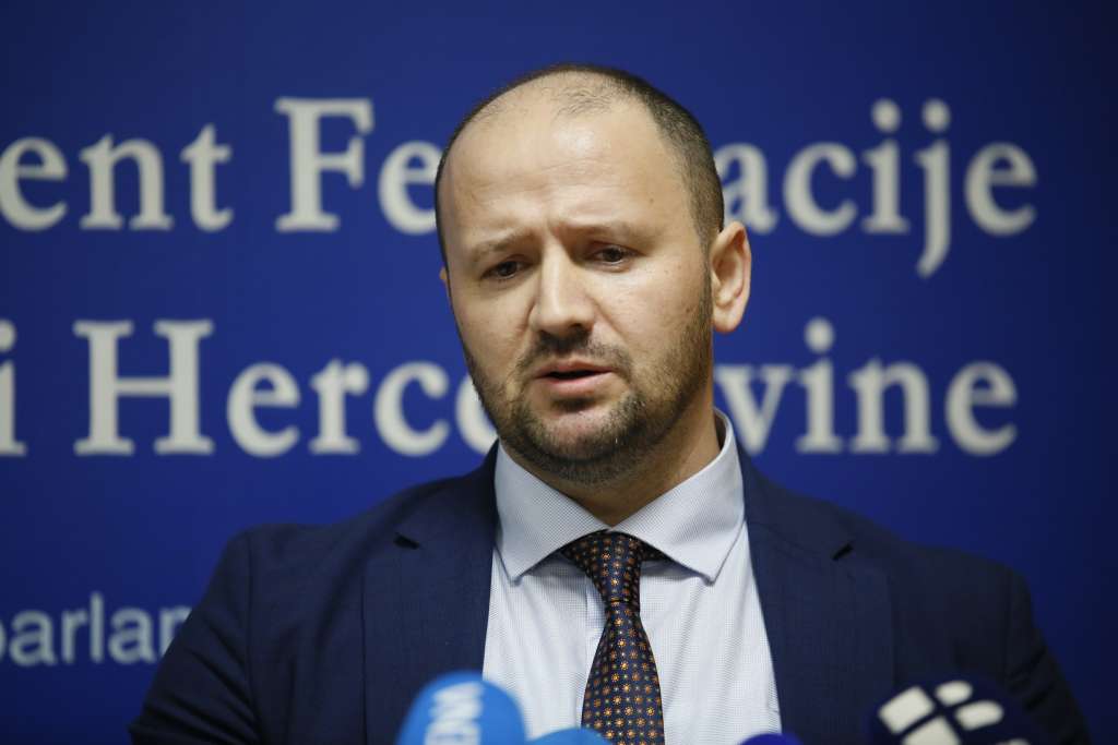 Šef kluba Bošnjaka iz SDA tvrdi: Bez nas i DF-a ne može se formirati federalna vlast