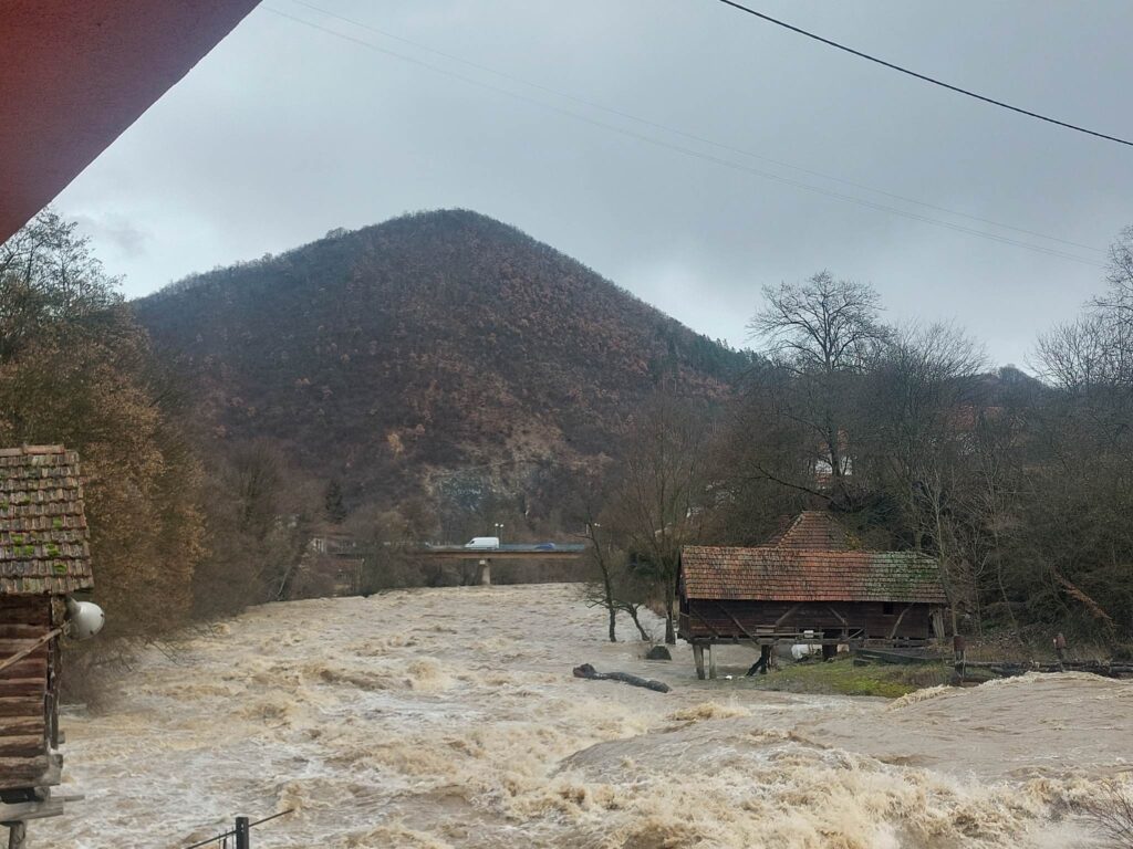 Neizvjesna noć i pred Visočanima: Poplave prijete i ovom gradu