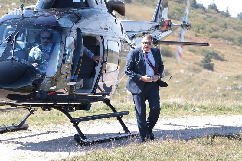 CIK potvrdio: Dodik se o trošku građana helikopterom vozio na predizborne skupove