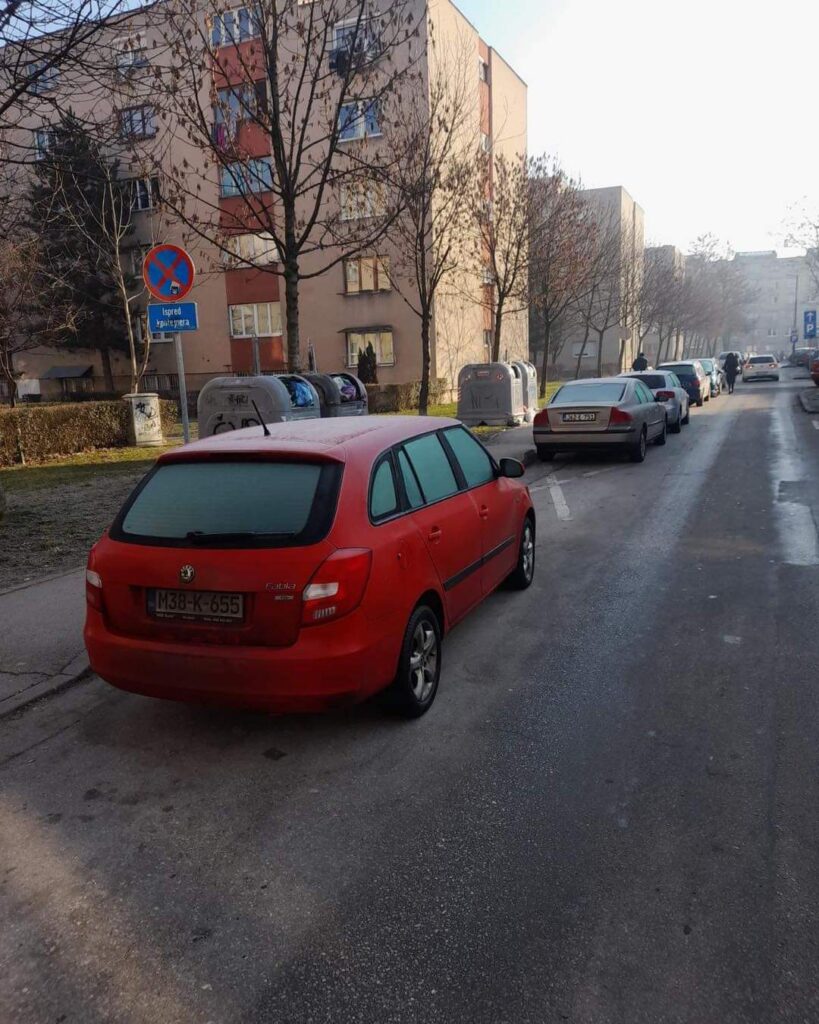 Parking papaka sve više: Policija ne vidi i ne čuje ništa