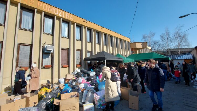 Sarajlijama nikada nije nedostajalo empatije: Donacijama ‘zatrpali’ Pomozi.ba