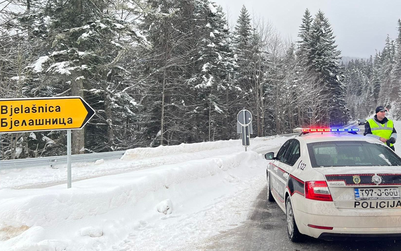 Sarajliji policija na Bjelašnici oduzela Renaulta zbog 10.000 KM neplaćenih kazni