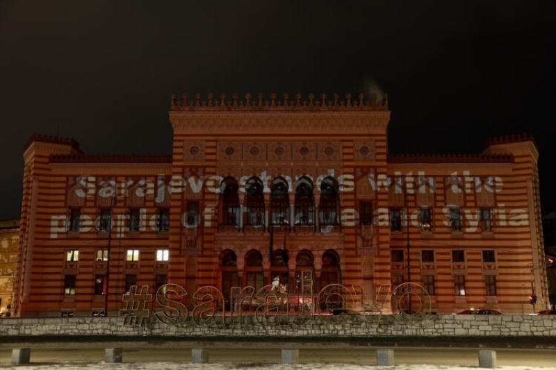 Sarajevo uz narod Turske i Sirije: Na Vijećnici ispisana poruka podrške