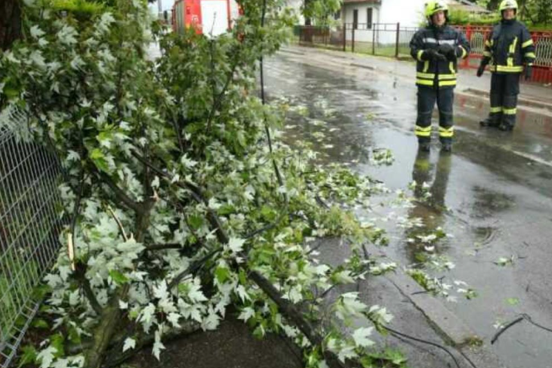 Zbog vjetra na području banjalučke i fočanske regije na snazi žuti meteoalarm