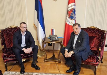 Njegov otac je bio zapovjednik logora za Bošnjake u Bijeljini: Dodik za savjetnika postavio Bojana Savića