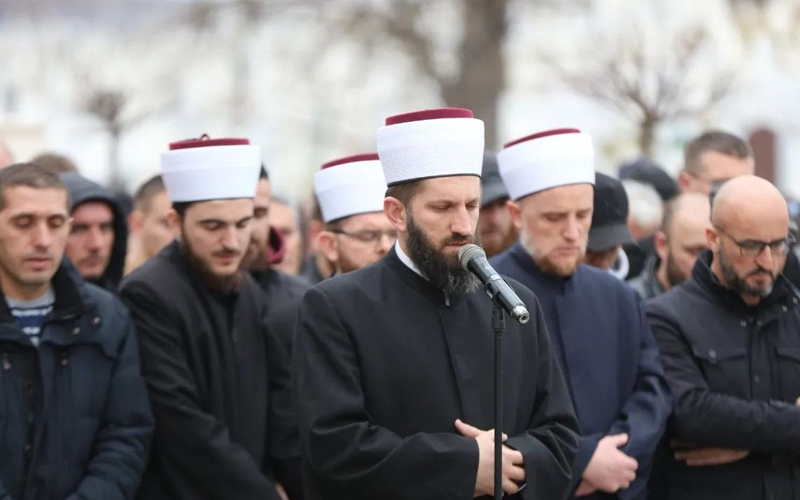 Mališanima koji su stradali u požaru klanjana dženaza