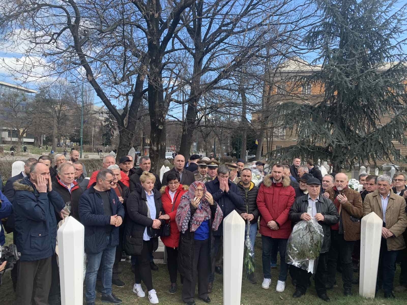 Bio je omiljen među saborcima i Sarajlijama: Obilježena 25. godišnjica smrti generala Mustafe Hajrulahovića Talijana